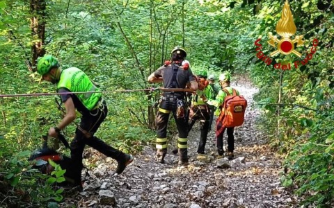Gardone Riviera: turista si infortuna a una caviglia, attivato il Cnsas