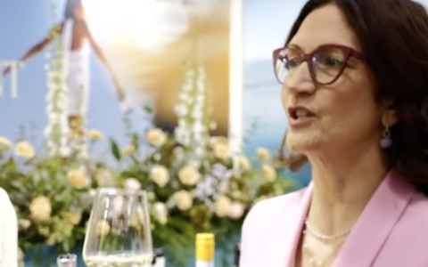Mariastella Gelmini dialoga con i Consorzi del lago di Garda al Vinitaly