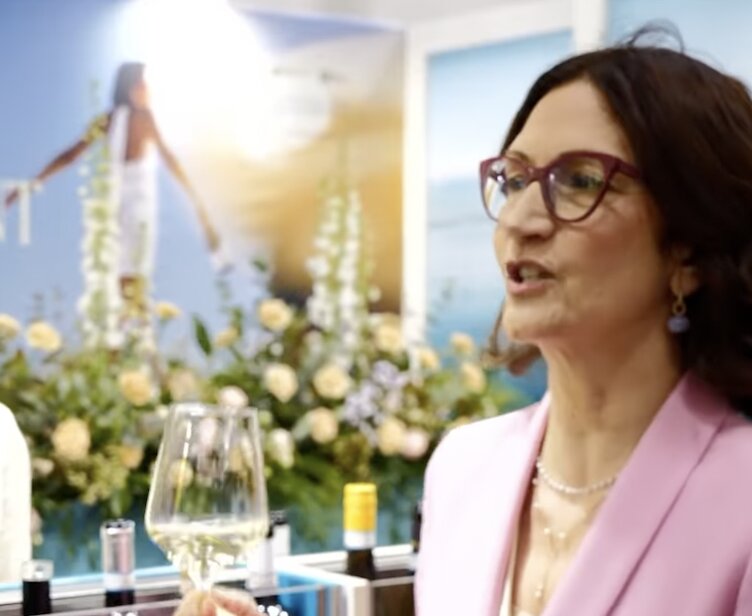 Mariastella Gelmini dialoga con i Consorzi del lago di Garda al Vinitaly