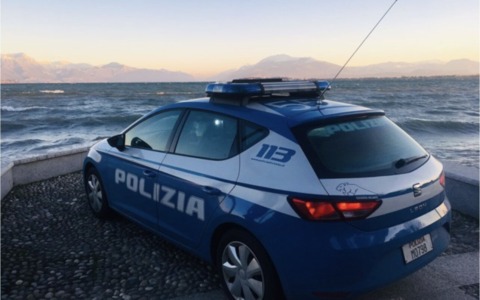 Desenzano del Garda: un 27enne marocchino ruba in auto e aggredisce i poliziotti
