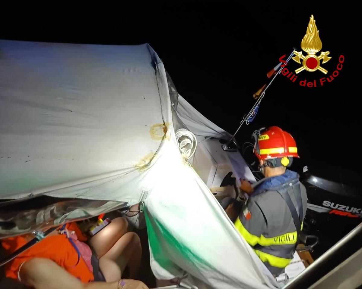 Incidente nautico a Manerba del Garda: imbarcazione in avaria con bambini a bordo