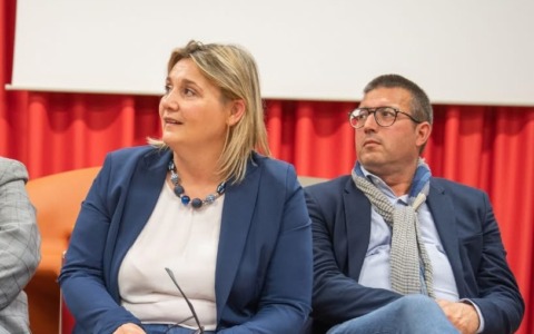 La sindaca Lavelli revoca le deleghe a Padovan: tensioni politiche in Comune