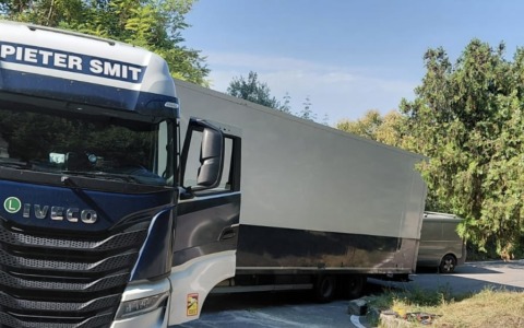 Bilico bloccato su Strada Panoramica, viabilità interrotta