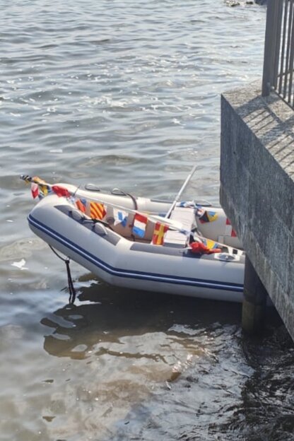 Gommone bloccato nel basso Garda: intervento della Guardia Costiera