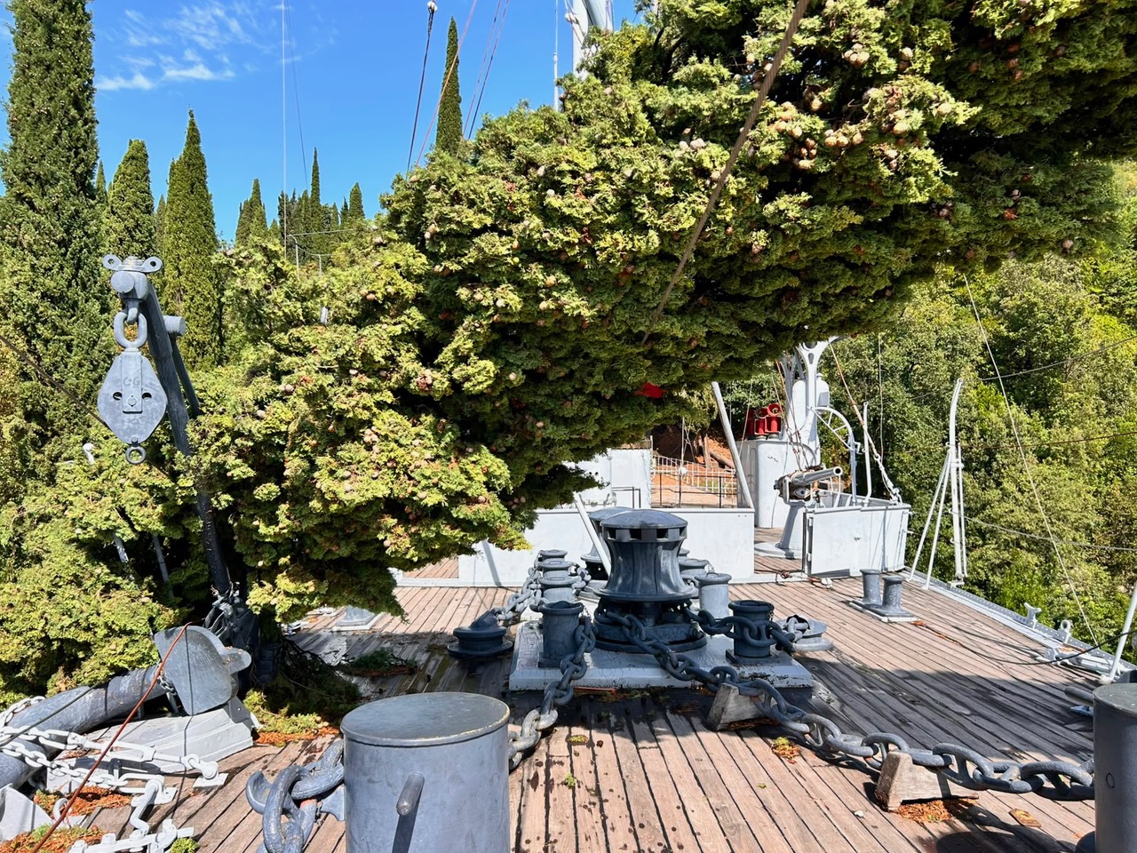 Maltempo danneggia l’albero maestro della Nave Puglia al Vittoriale degli Italiani
