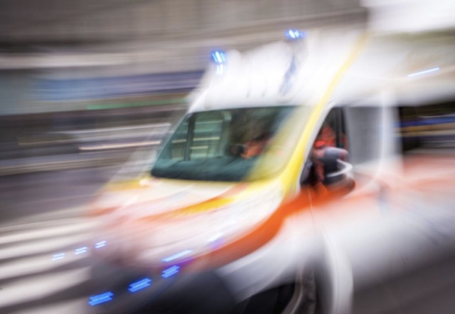 Schianto fatale tra una moto e un camion, perde la vita un motociclista di Desenzano